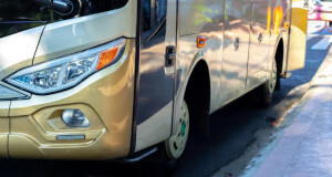 ¿Cuánto cuesta rentar un autobús o microbús? Precios en 2025