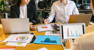 ¿Cuánto cuesta una consultoría empresarial? Tarifas en 2025