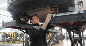 ¿Cuánto cuesta un perito de coches? Precios en 2025