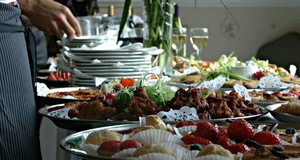 ¿Cuánto cuesta un servicio de catering para primera comunión?