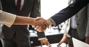 ¿Cuánto cuestan los honorarios de un abogado migratorio? Precios en 2026