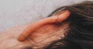 ¿Cuánto cuesta una sesión de auriculoterapia? Precios para 2026