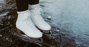 ¿Cuánto cuestan las clases de patinaje sobre hielo? Precios para 2026