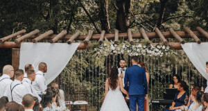 ¿Cuánto cuesta un oficiante de bodas? Precios en 2025
