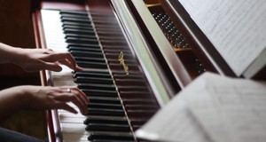 ¿Cuánto cuestan las clases de piano? Precios para 2024