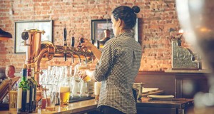 ¿Cuánto cuesta remodelar un bar? Precios en 2024
