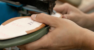 ¿Cuánto cuesta reparar unos zapatos? Precios en 2026