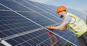 ¿Cuánto cuesta el mantenimiento de paneles solares?