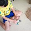 Niño haciendo un robot en Lego Wedo 2.0