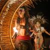 Cobertura de espectáculo: danza prehispánica con fuego en evento nocturno.