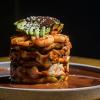 Fotografía gastronómica: torre de mariscos, composición de menú.