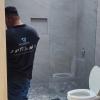 Colocación de accesorios en baños.