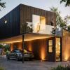 Townhouse Austin. Vista al atardecer: reinterpretación conceptual con IA, no fotografía de obra. Documentación del proyecto: RENOVATIO LLC.